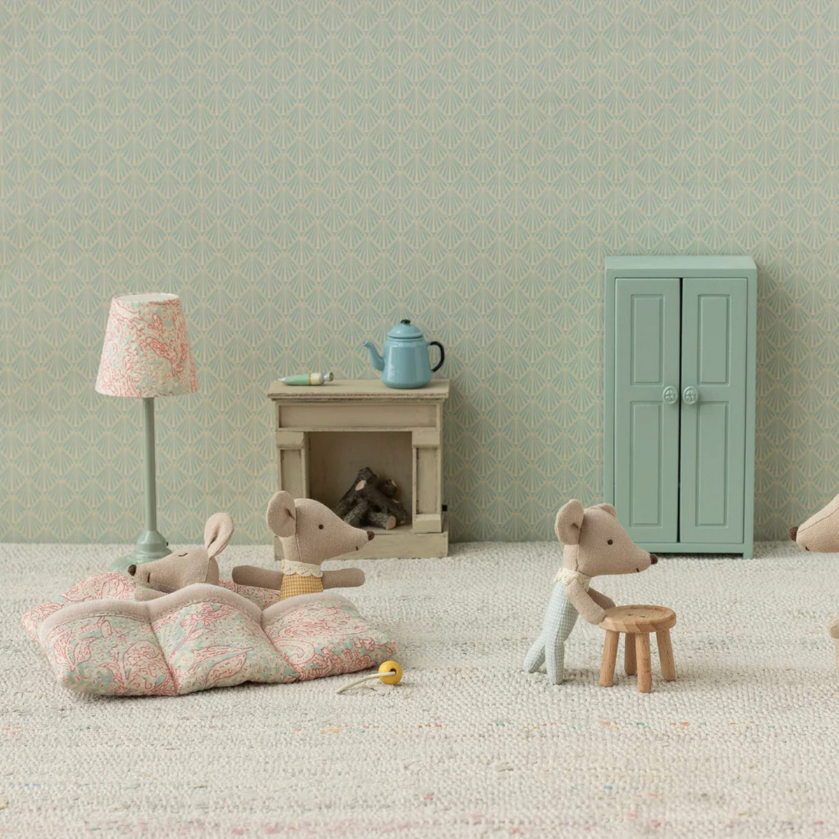Triplets, Baby mice in matchbox